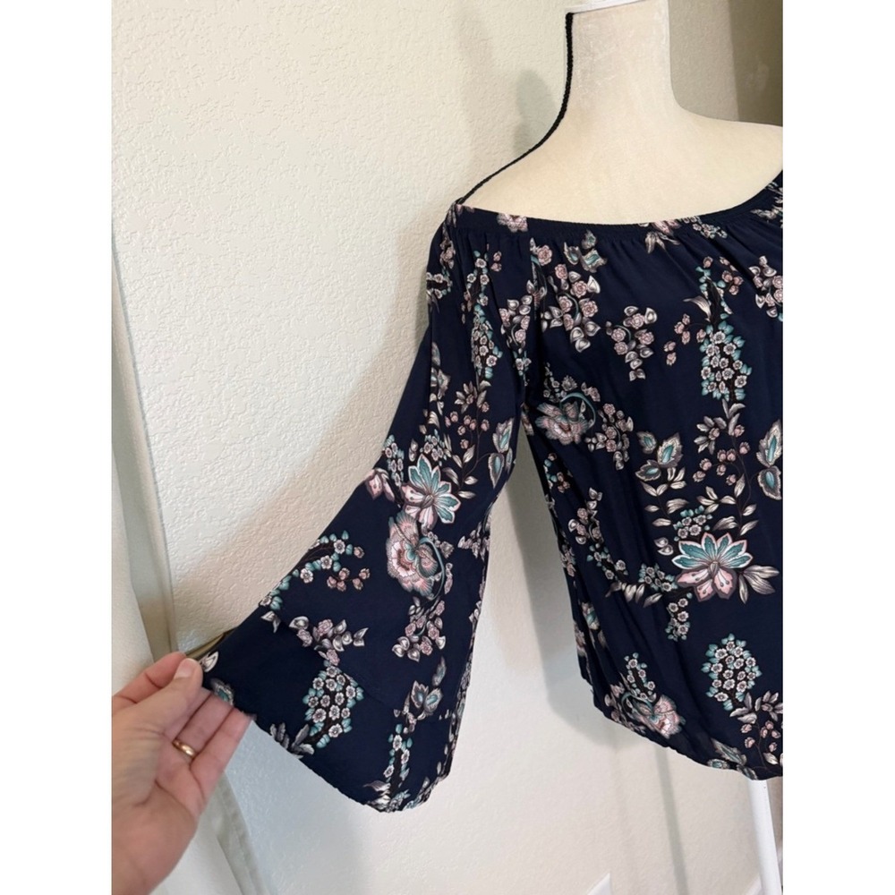 Solitaire Navy Blue Floral Off The Shoulder Bell Sleeve Blouse Top Medium - Picture 3 of 6
